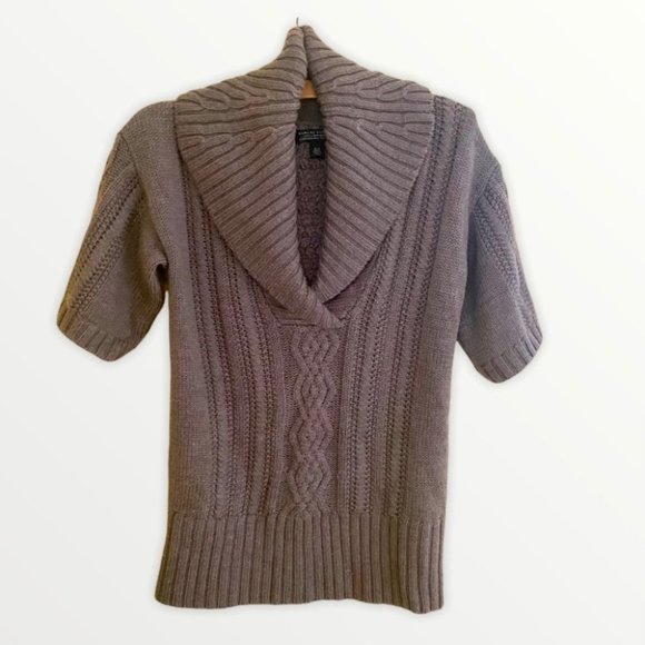 Banana Republic merino wool sweater. Short sleeve - Picture 2 of 11